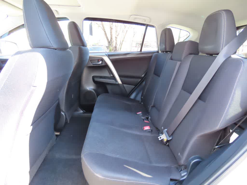 Thumbnail: 2015 Toyota RAV4 - 14