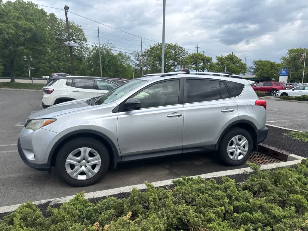 Thumbnail: 2013 Toyota RAV4 - 4