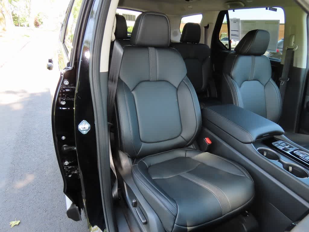 2025 Honda Pilot Touring 17