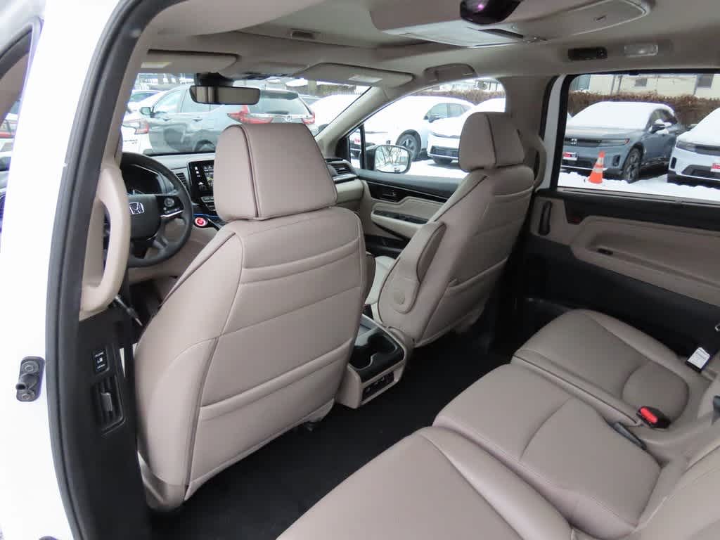 Thumbnail: 2023 Honda Odyssey - 16