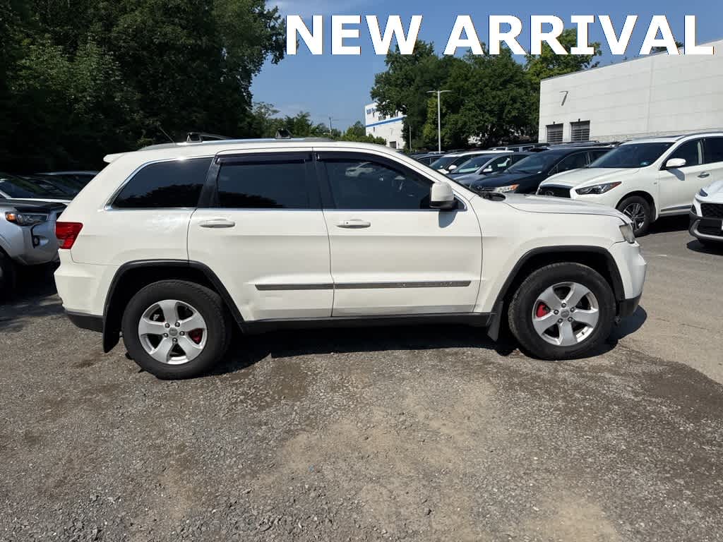 Thumbnail: 2011 Jeep Grand Cherokee - 11