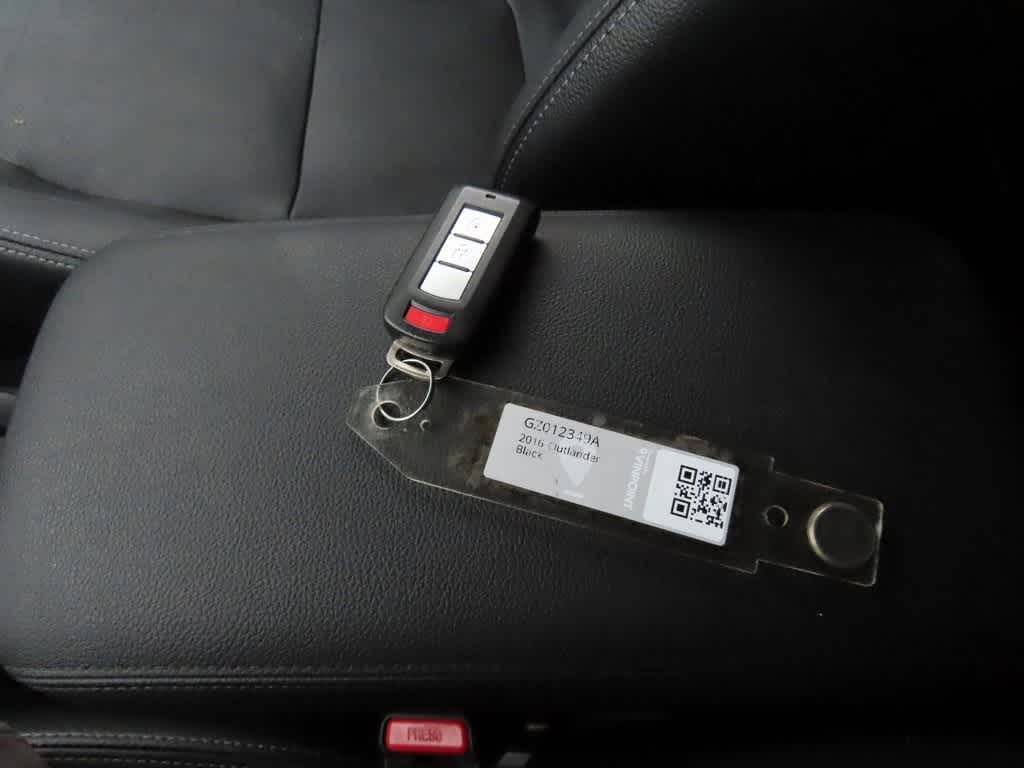 Thumbnail: 2016 Mitsubishi Outlander - 26