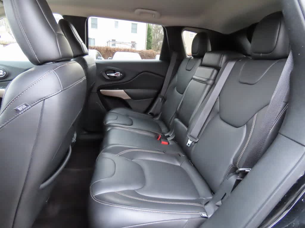 Thumbnail: 2018 Jeep Cherokee - 13