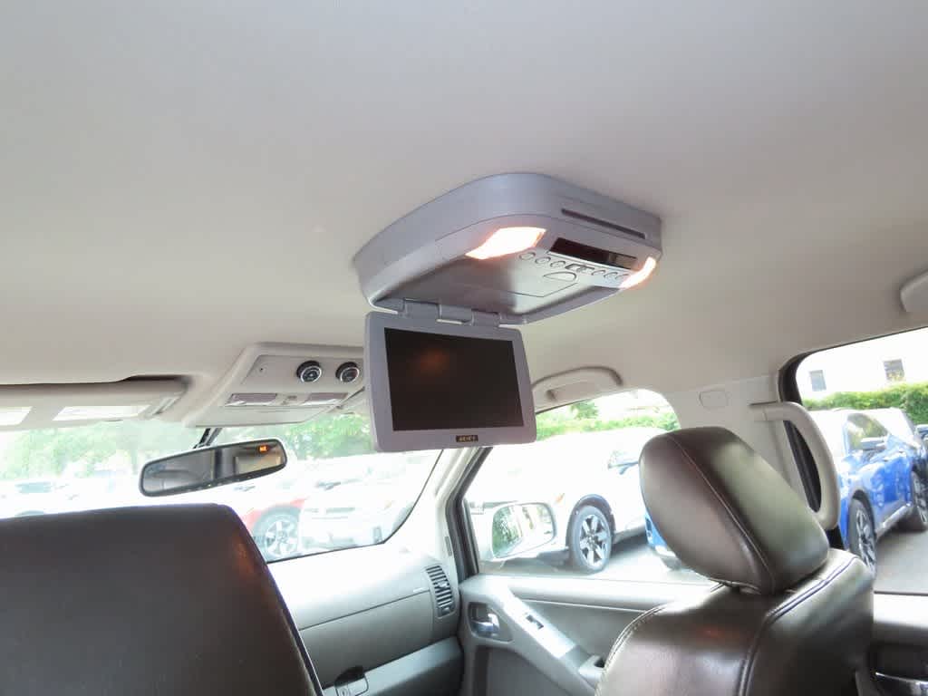 Thumbnail: 2011 Nissan Pathfinder - 16