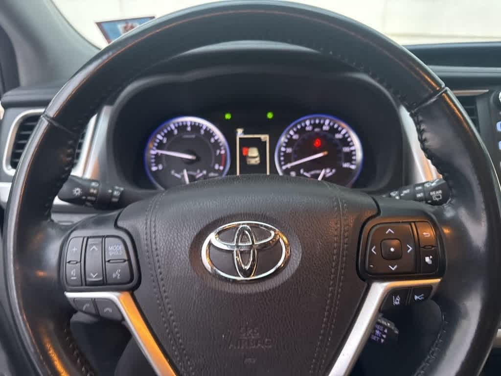 Thumbnail: 2018 Toyota Highlander - 8