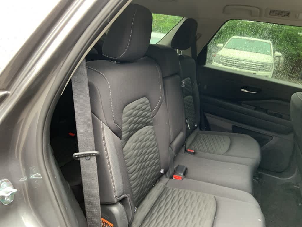 2022 Nissan Pathfinder SV 28
