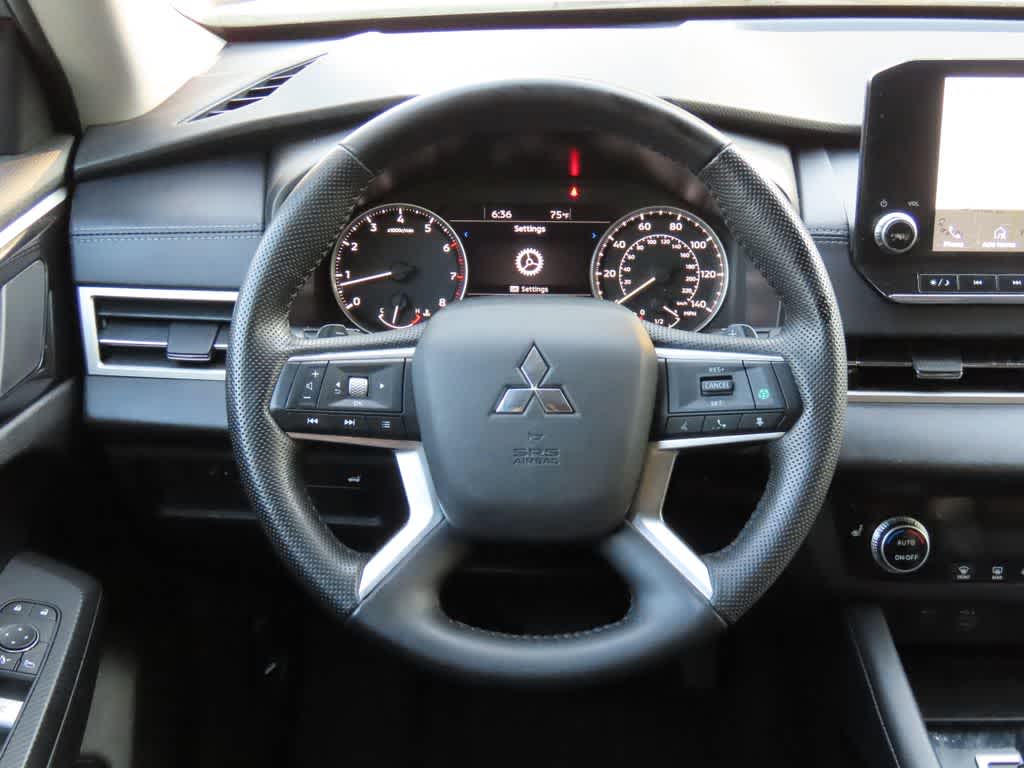 Thumbnail: 2024 Mitsubishi Outlander - 20