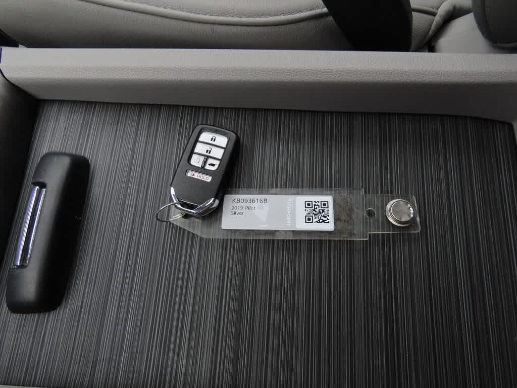 Thumbnail: 2019 Honda Pilot - 28