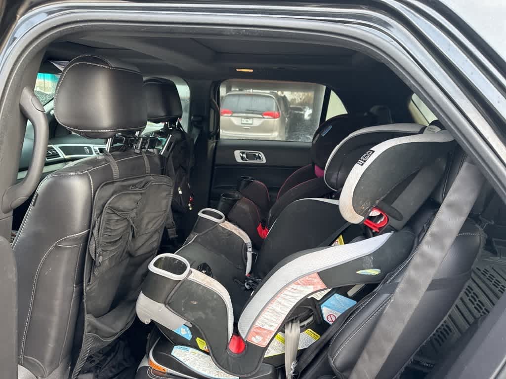 Thumbnail: 2015 Ford Explorer - 33