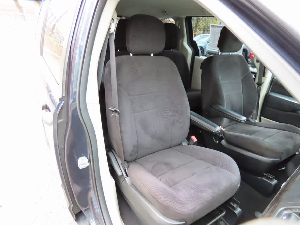 Thumbnail: 2013 Dodge Grand Caravan - 17