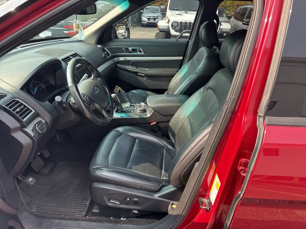 Thumbnail: 2016 Ford Explorer - 15