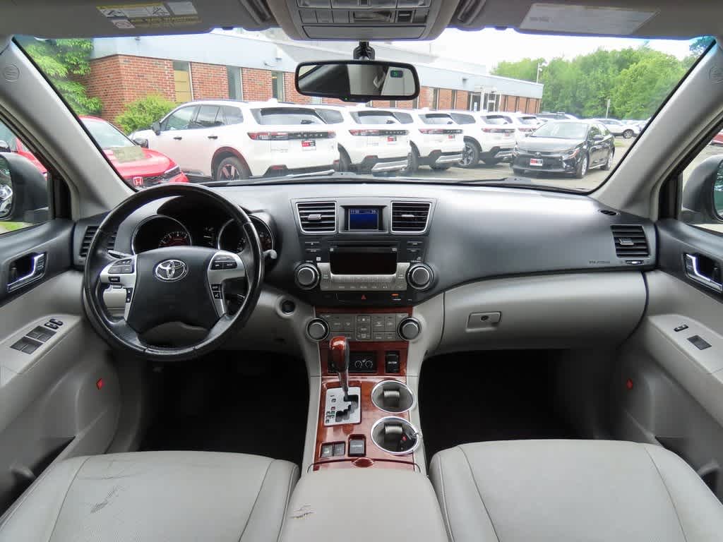 Thumbnail: 2011 Toyota Highlander - 22