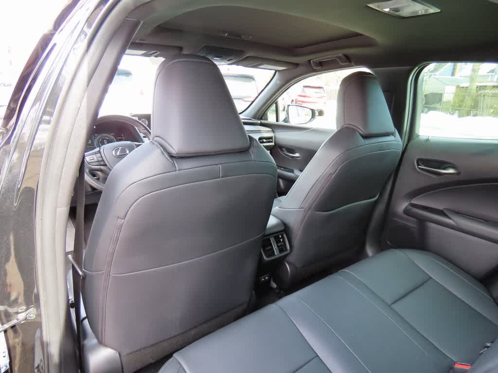 Thumbnail: 2022 Lexus UX - 14