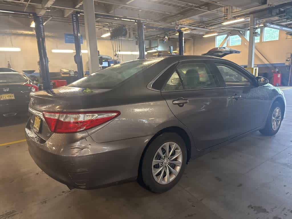 2016 Toyota Camry LE 7