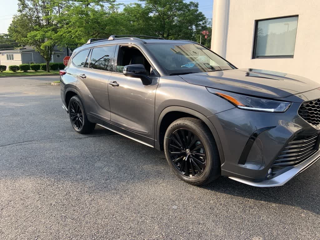 2023 Toyota Highlander XSE 2