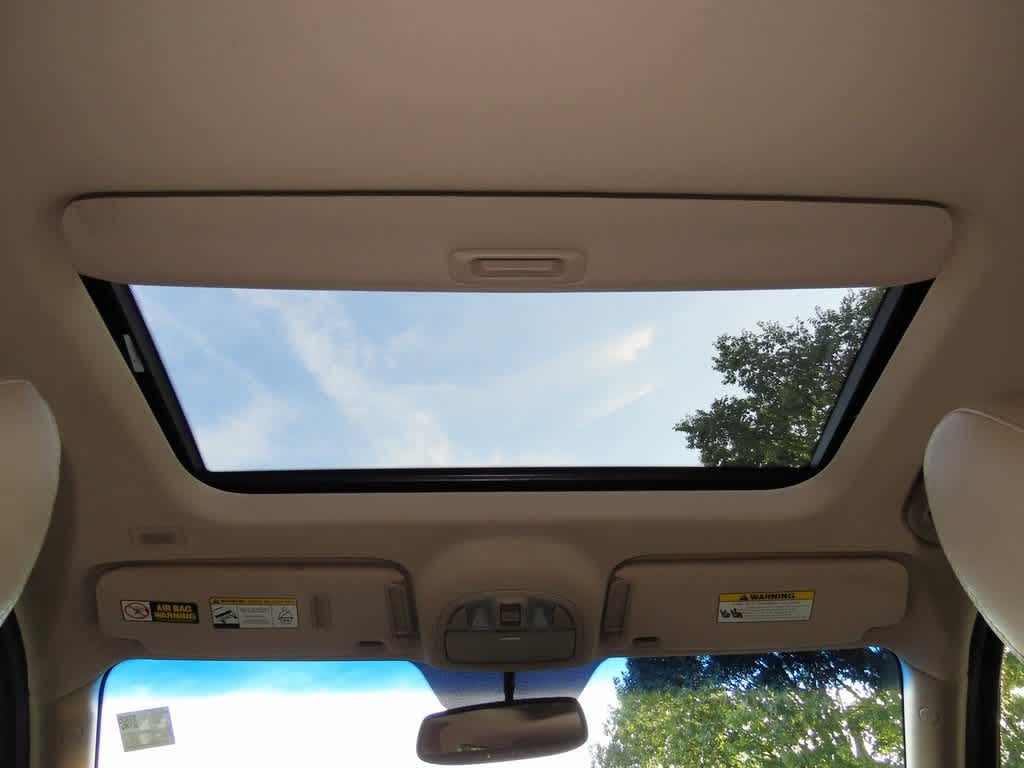 Thumbnail: 2011 Hyundai Santa Fe - 25