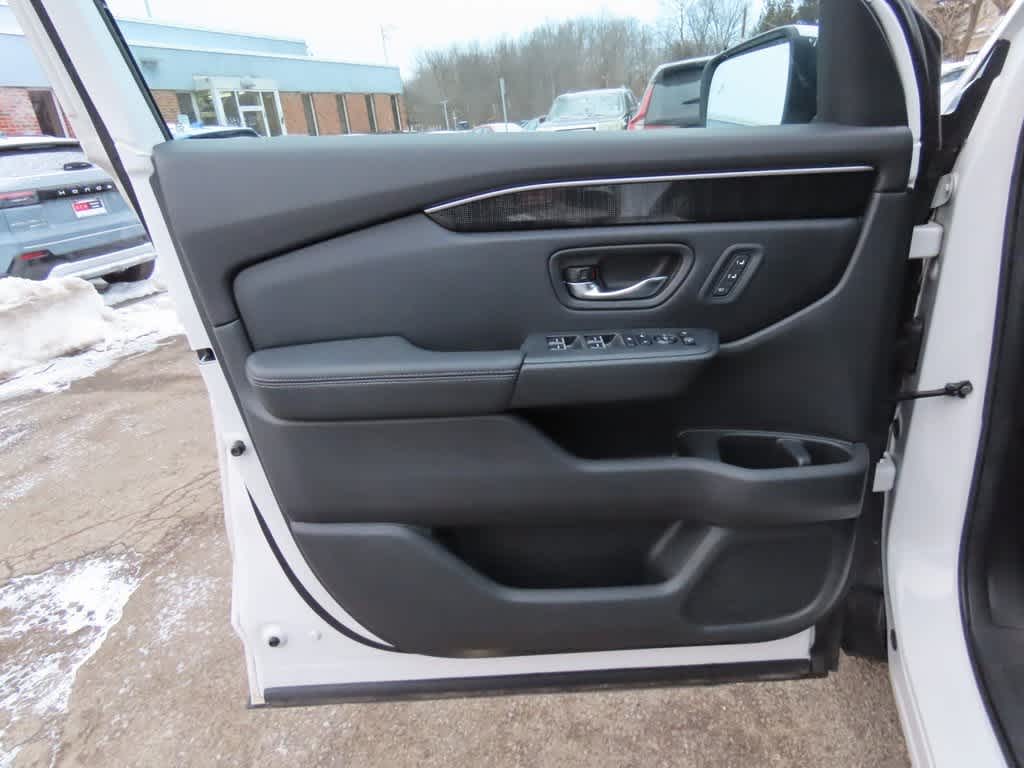 Thumbnail: 2023 Honda Pilot - 20