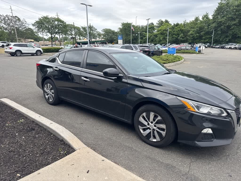 Thumbnail: 2020 Nissan Altima - 20