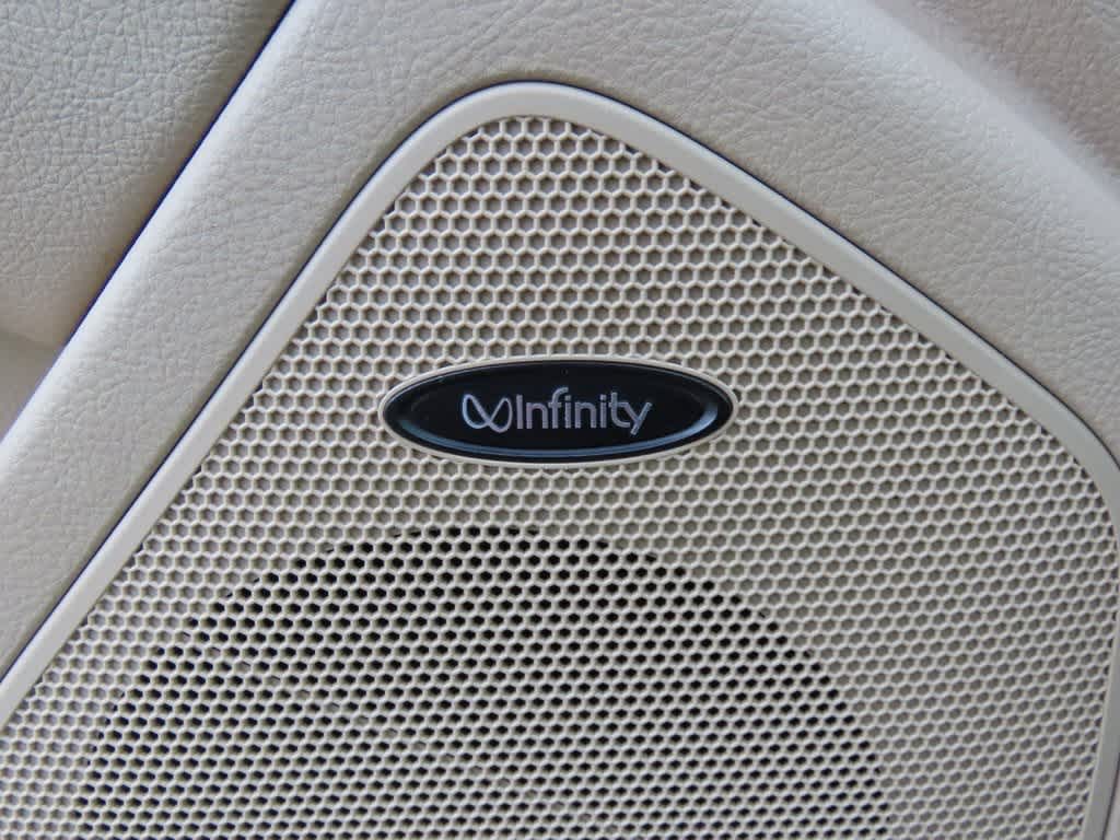 Thumbnail: 2011 Hyundai Santa Fe - 17