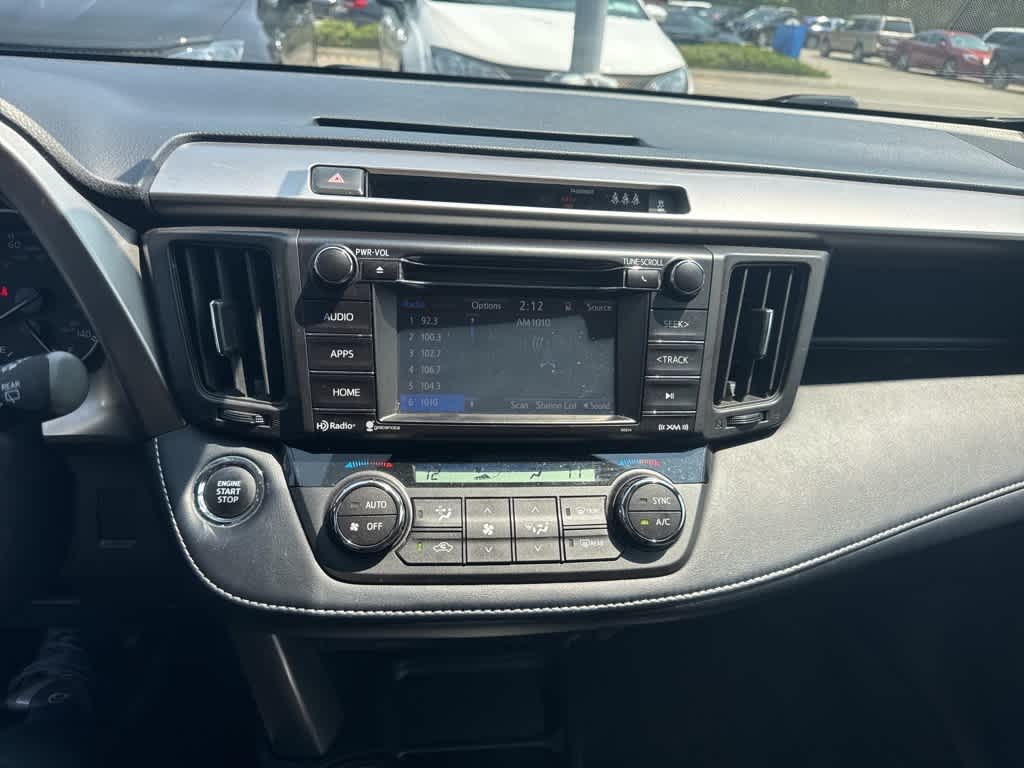 2018 Toyota RAV4 XLE 24