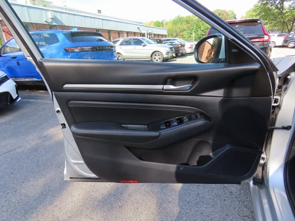 Thumbnail: 2020 Nissan Altima - 16