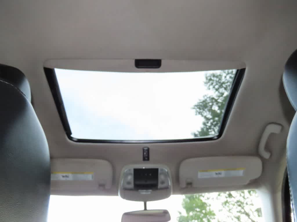 Thumbnail: 2011 Jeep Grand Cherokee - 24