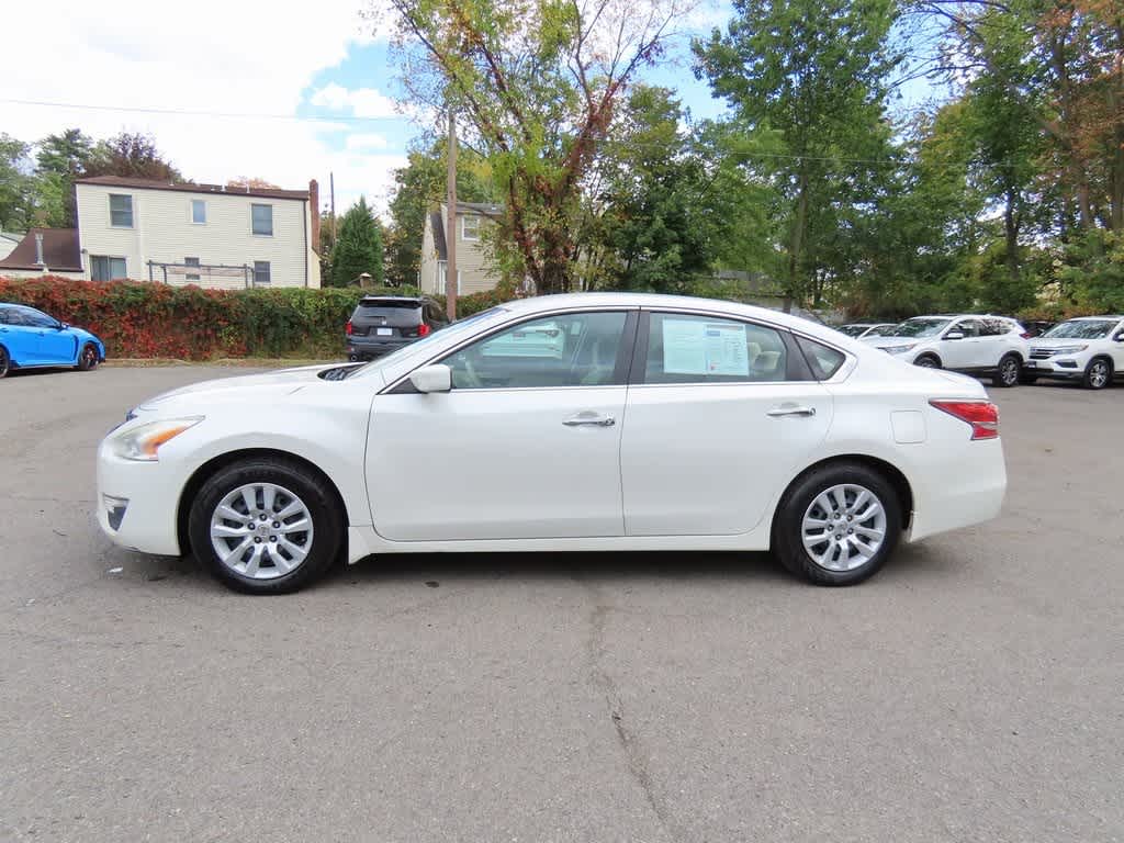Thumbnail: 2015 Nissan Altima - 3