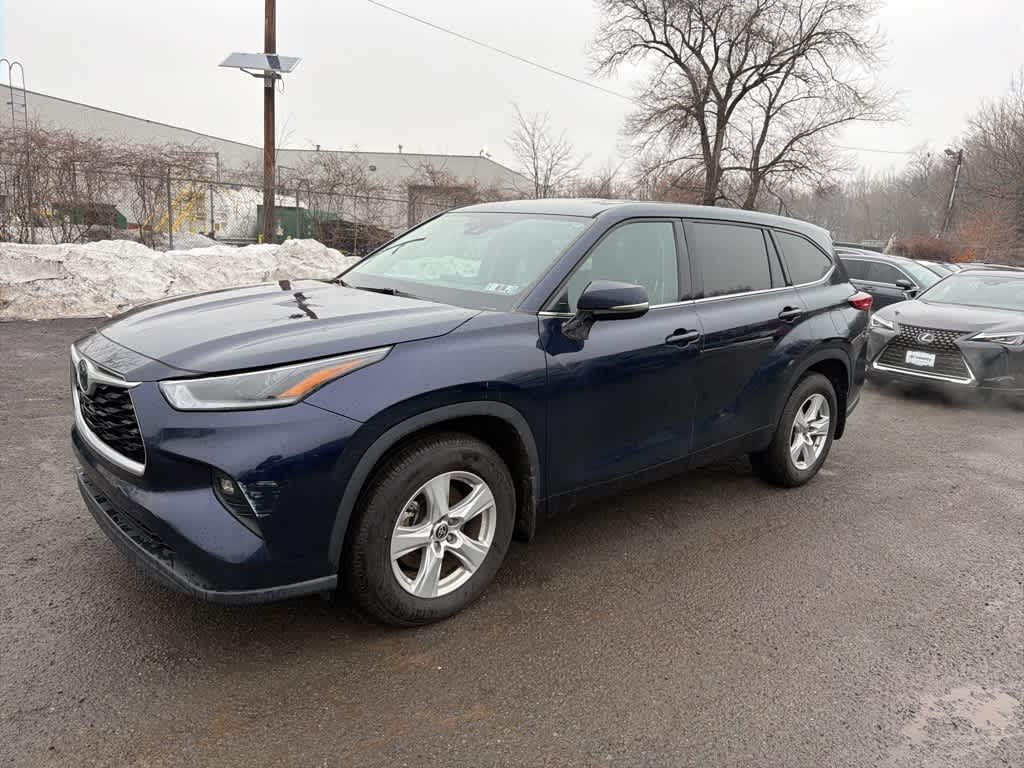 Thumbnail: 2021 Toyota Highlander - 3