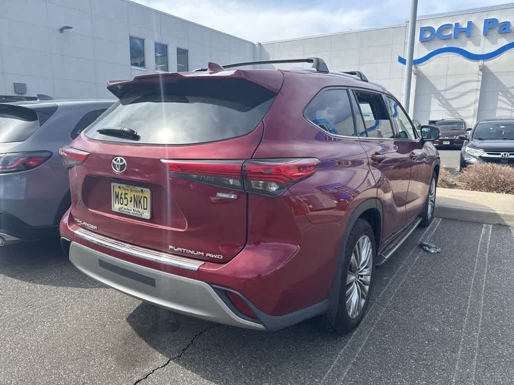Thumbnail: 2021 Toyota Highlander - 13