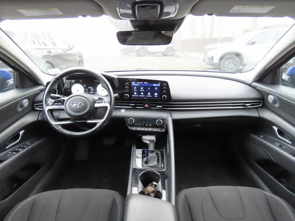 Thumbnail: 2022 Hyundai Elantra - 17