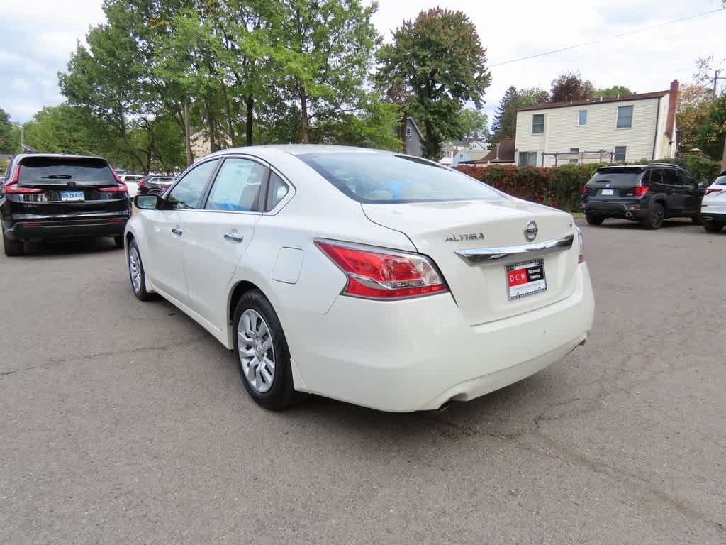Thumbnail: 2015 Nissan Altima - 4