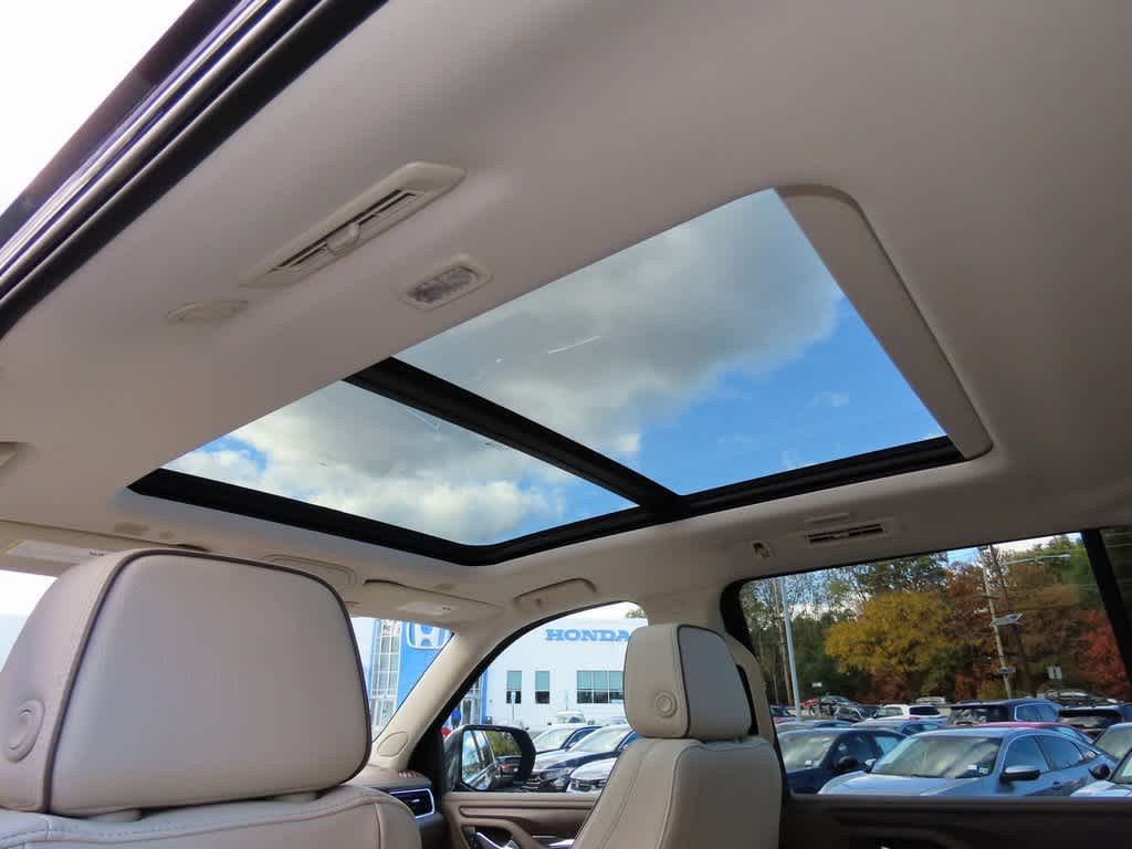 Thumbnail: 2022 GMC Yukon XL - 16