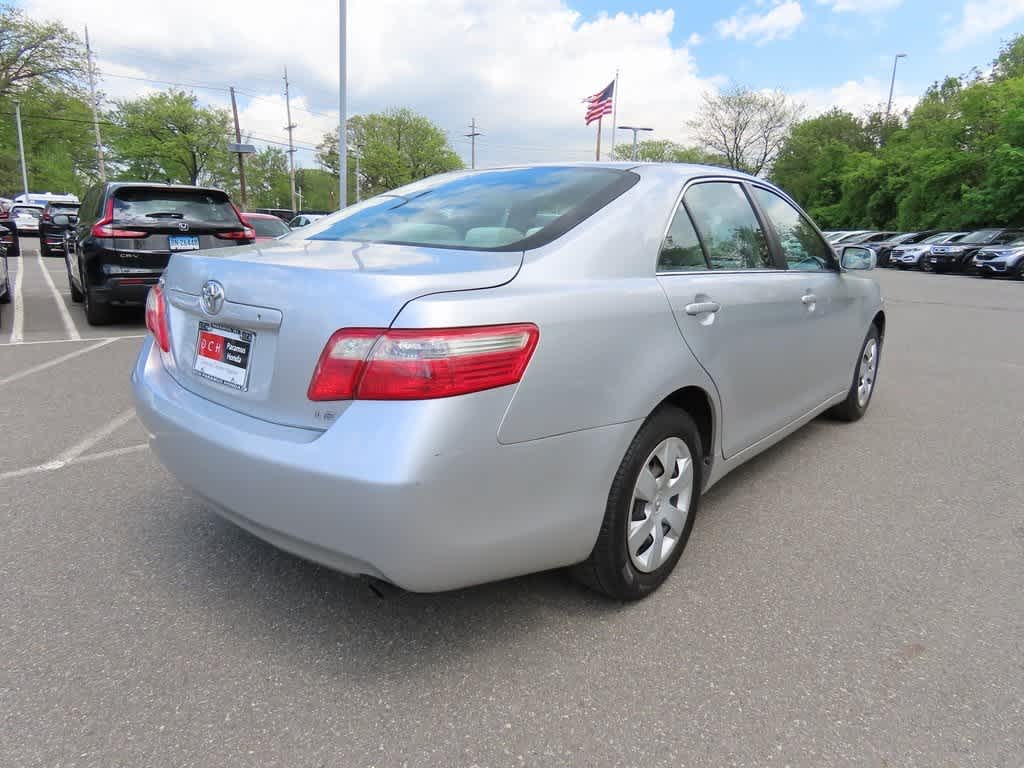 2009 Toyota Camry LE 4