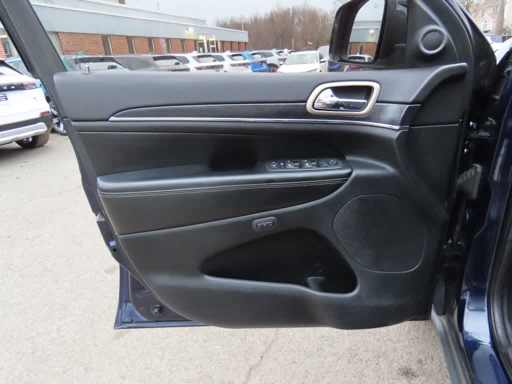 Thumbnail: 2014 Jeep Grand Cherokee - 17