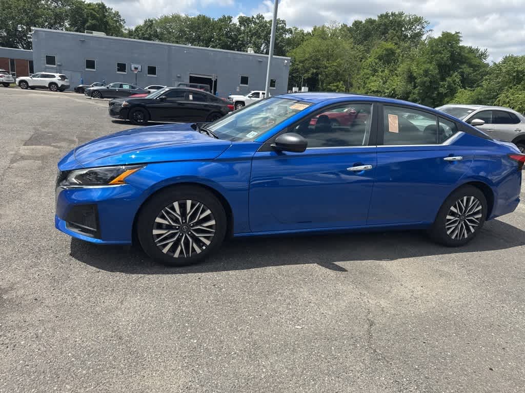 Thumbnail: 2025 Nissan Altima - 4