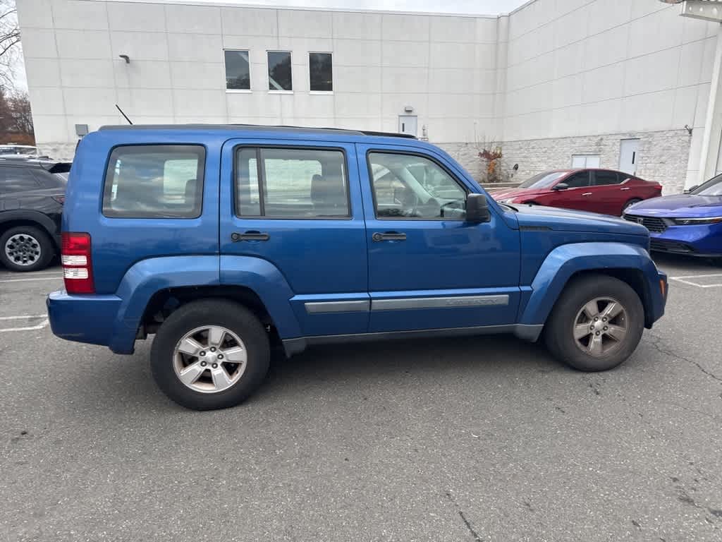 Thumbnail: 2009 Jeep Liberty - 10