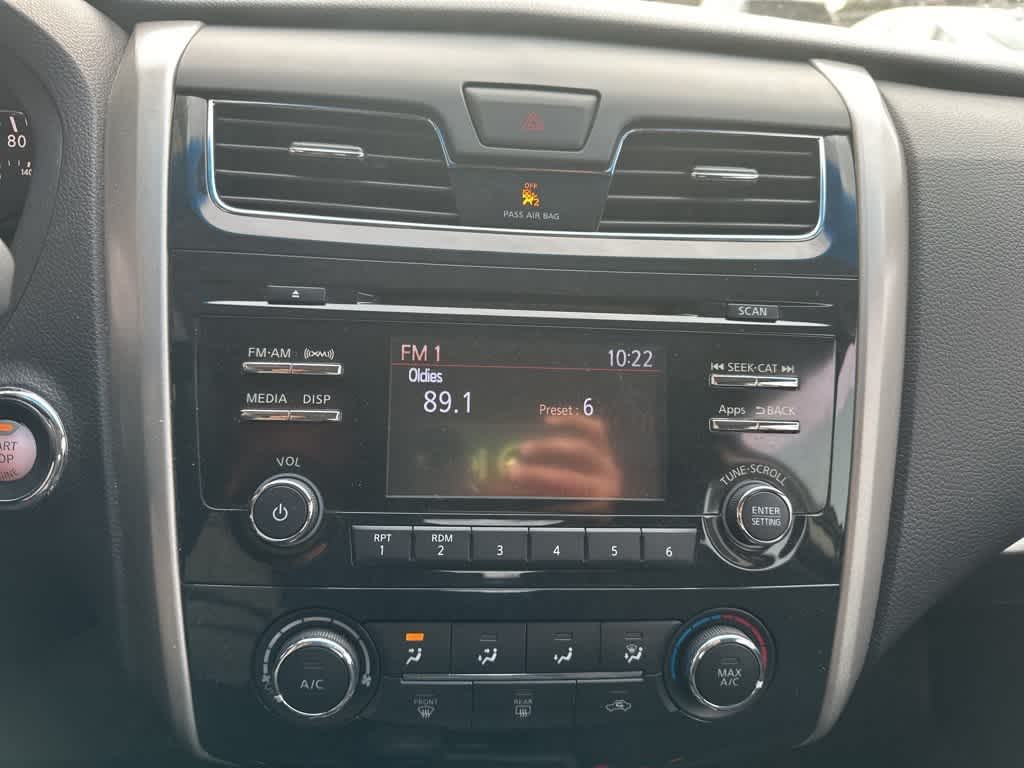 Thumbnail: 2015 Nissan Altima - 17