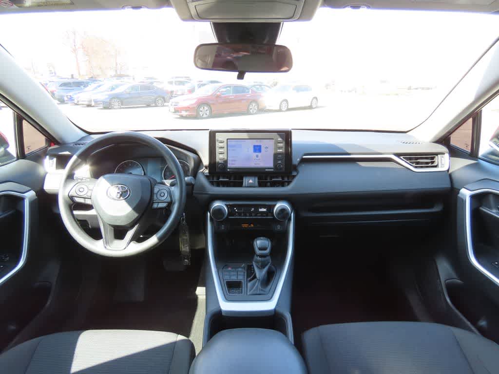 Thumbnail: 2022 Toyota RAV4 - 17