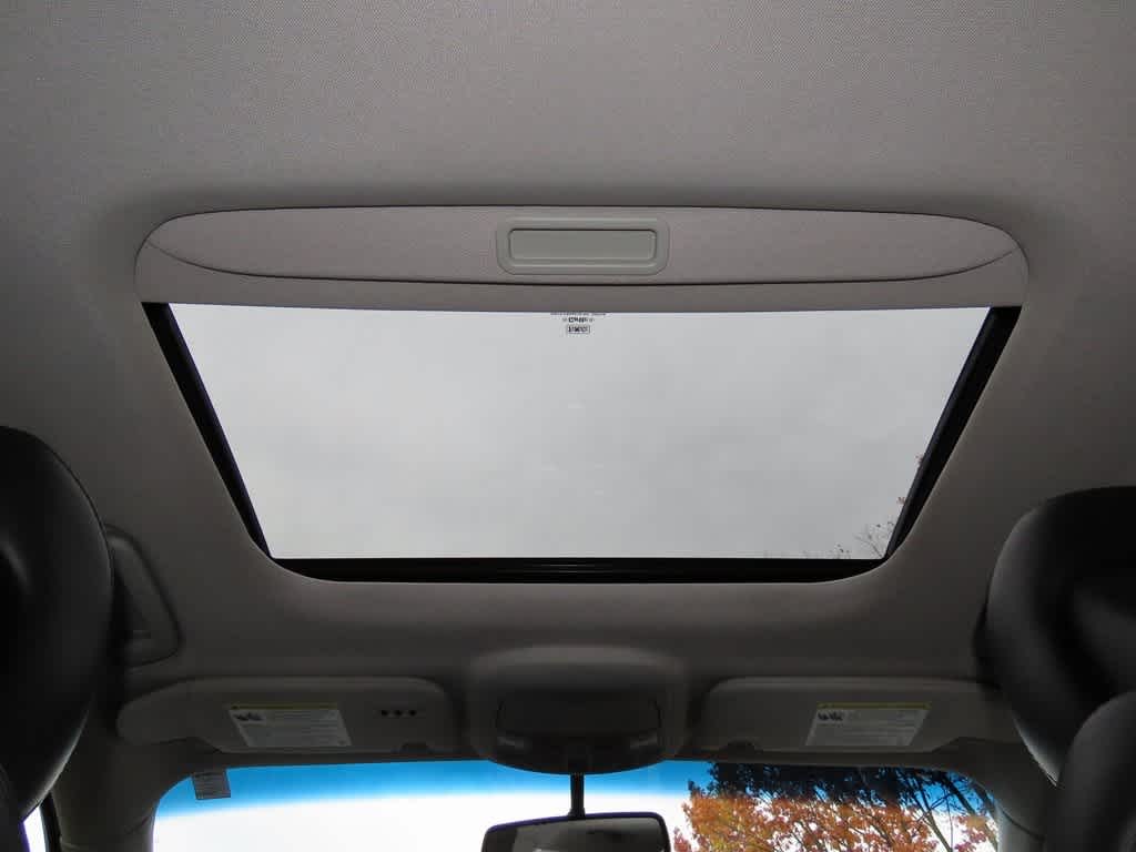 Thumbnail: 2014 Lincoln MKZ - 23