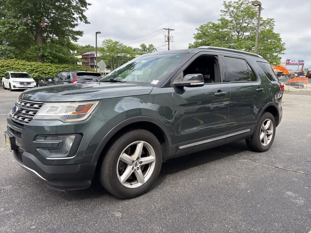 Thumbnail: 2016 Ford Explorer - 2