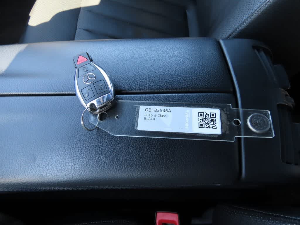 Thumbnail: 2016 Mercedes-Benz E-Class - 26