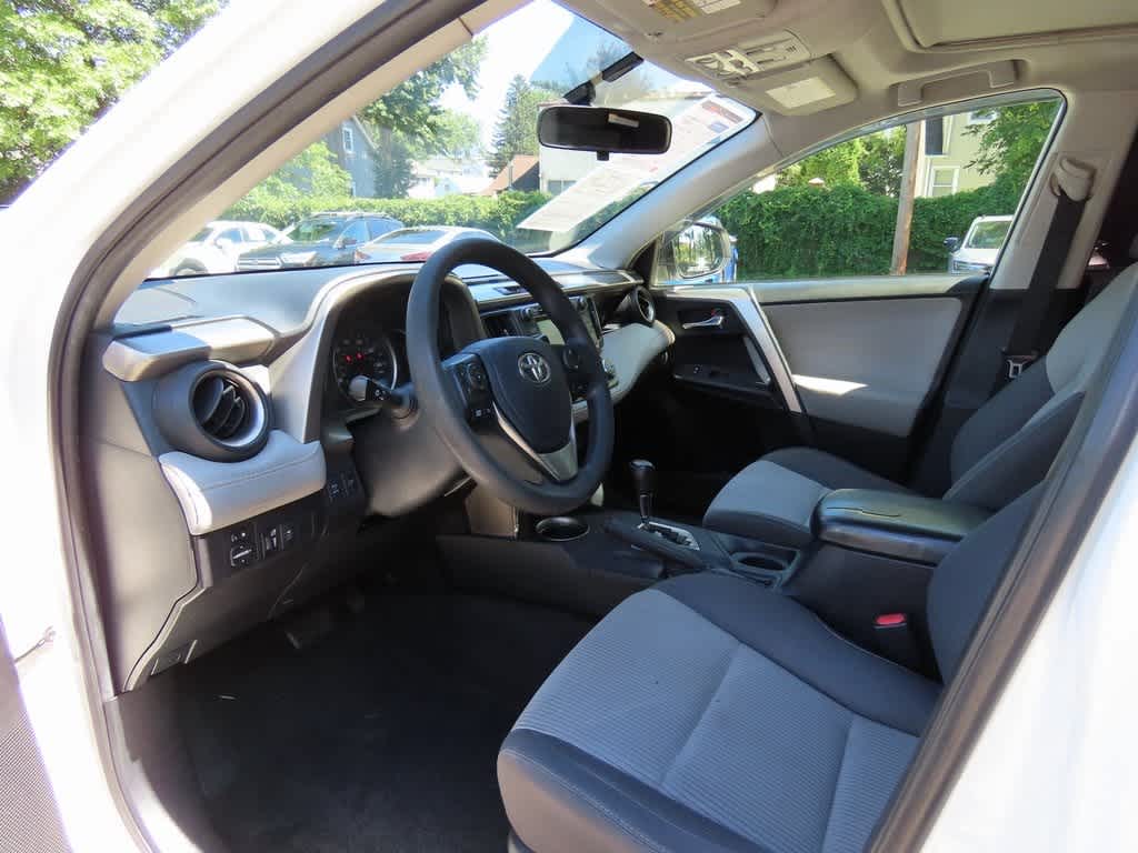 Thumbnail: 2015 Toyota RAV4 - 2