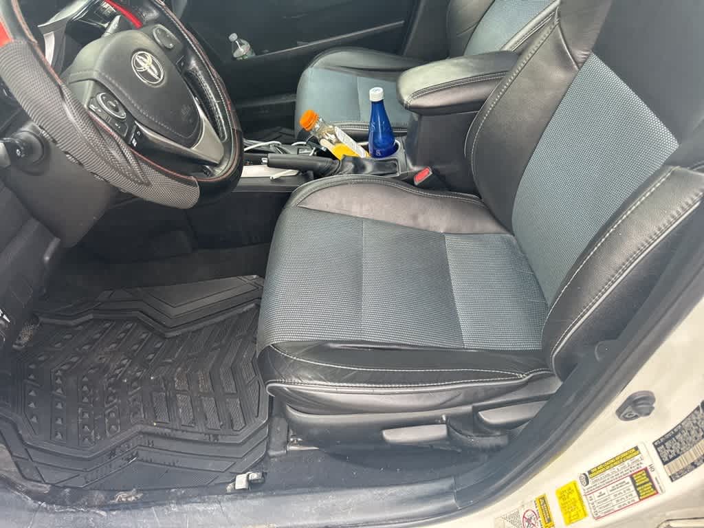 Thumbnail: 2015 Toyota Corolla - 16