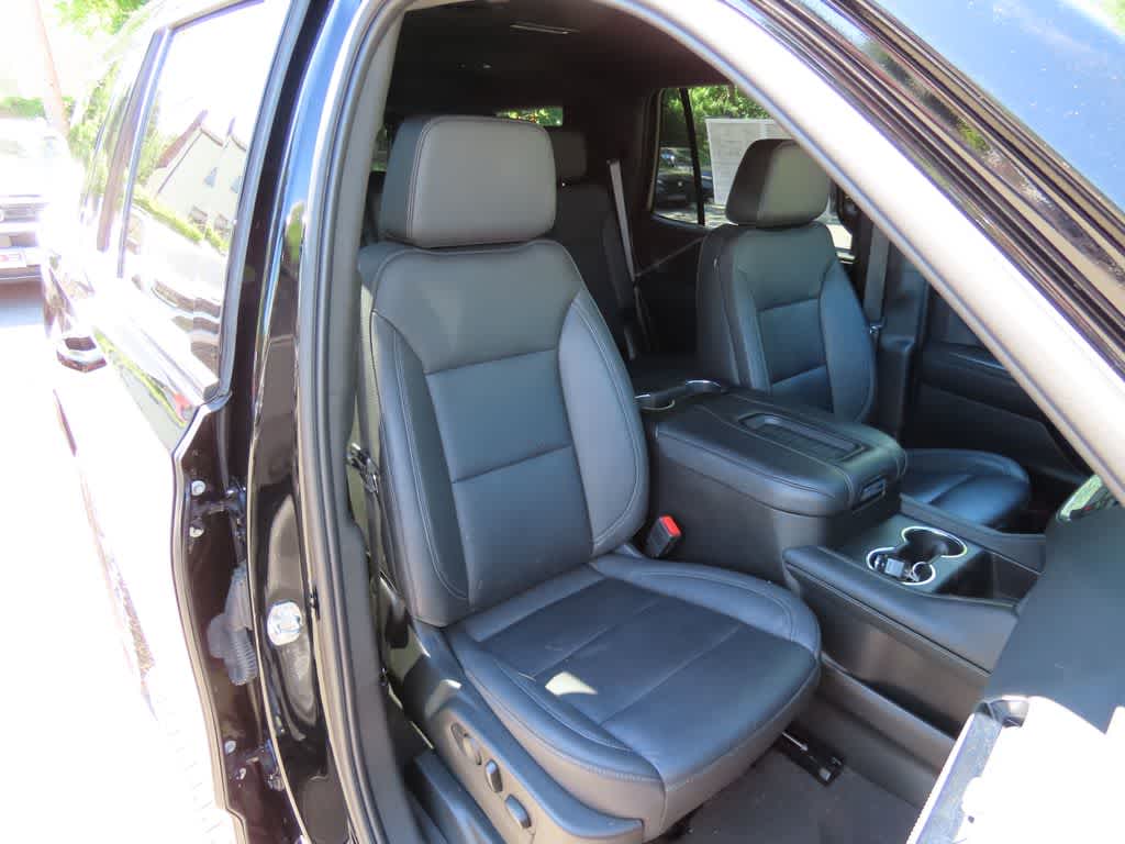 Thumbnail: 2023 Chevrolet Tahoe - 18
