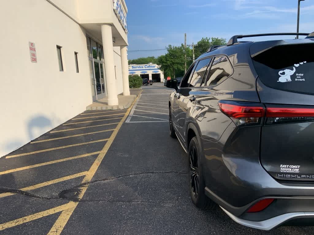 2023 Toyota Highlander XSE 16