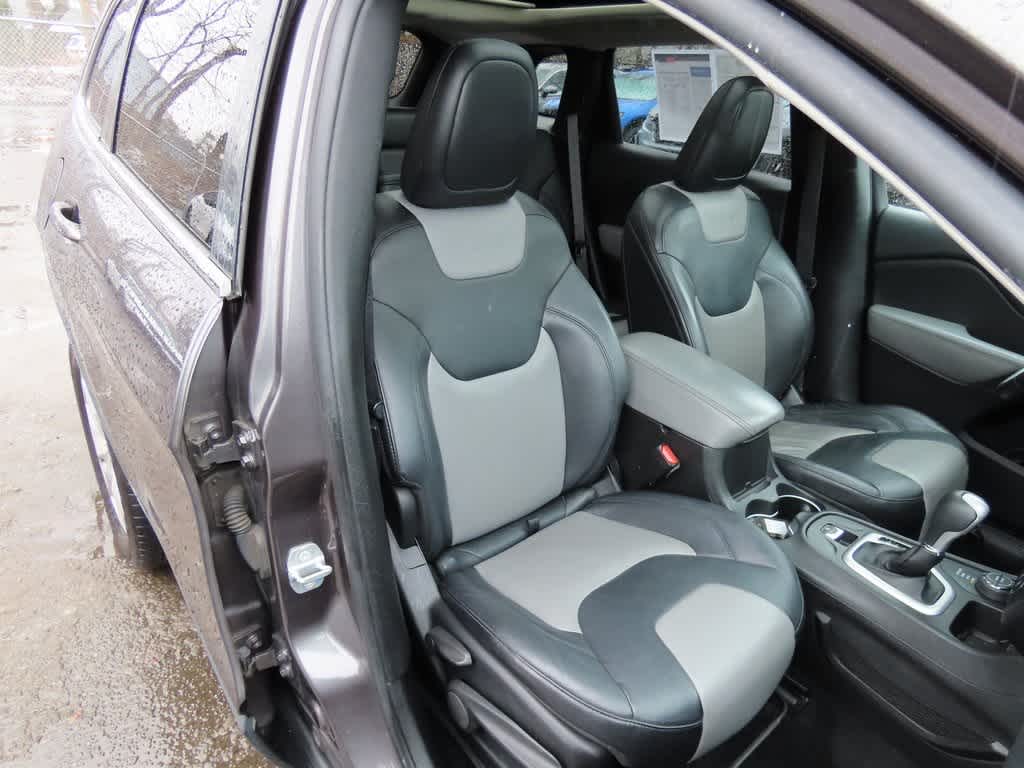 Thumbnail: 2014 Jeep Cherokee - 19