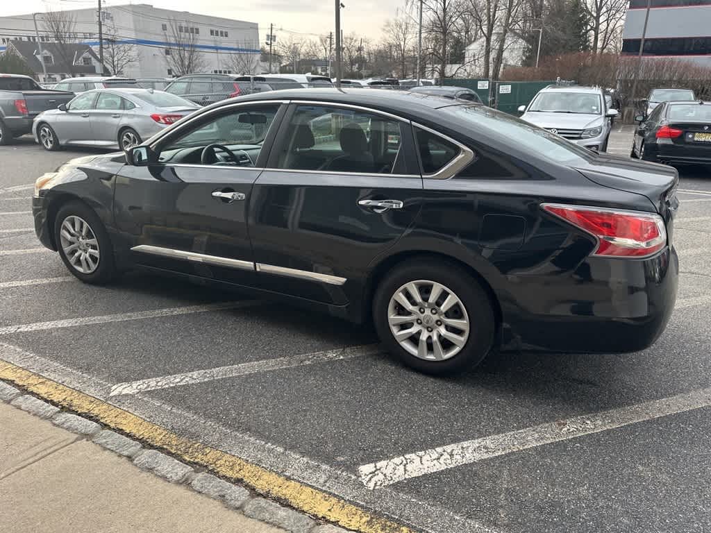 Thumbnail: 2015 Nissan Altima - 14