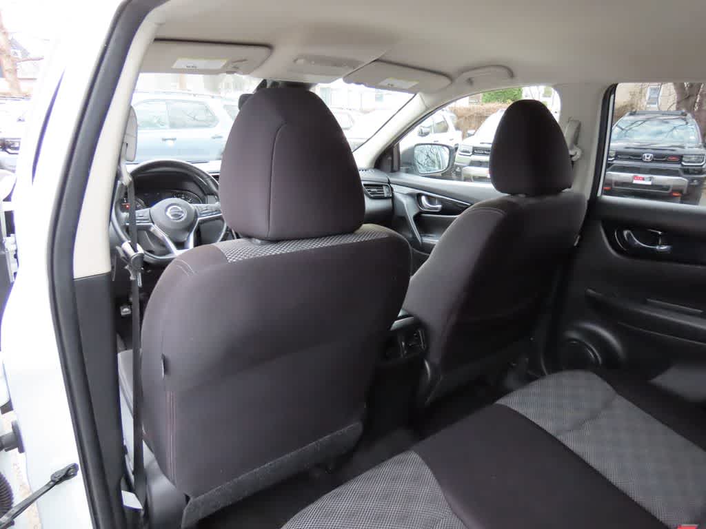 Thumbnail: 2020 Nissan Rogue Sport - 14