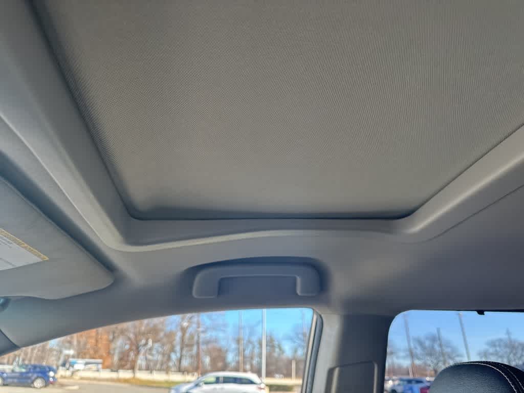 Thumbnail: 2017 Toyota Sienna - 12