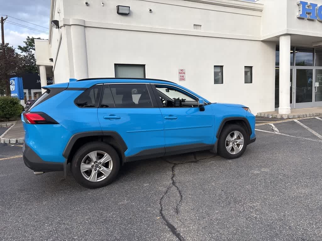Thumbnail: 2019 Toyota RAV4 - 9